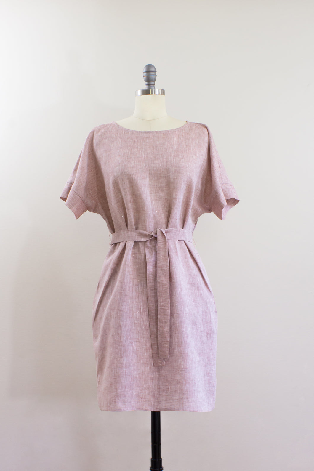 Elisabetta Bellu SS2020 Sandy handmade pink linen loose fit belted short kimono dress front